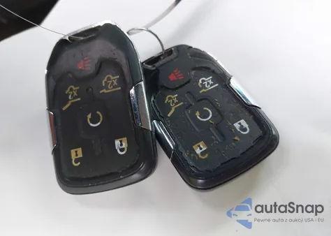 2016 GMC Yukon Xl Denali z USA, uszkodzony, nr VIN 1GKS2HKJ4GR355917